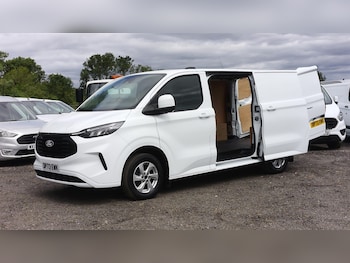 Used Ford Transit Custom 2024 for sale - 79102067: Photo