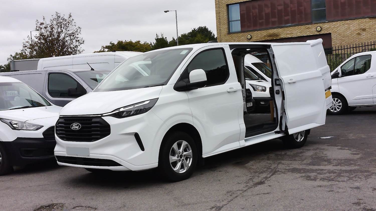 Used Ford Transit Custom 2025 for sale - 77161470: Photo 2