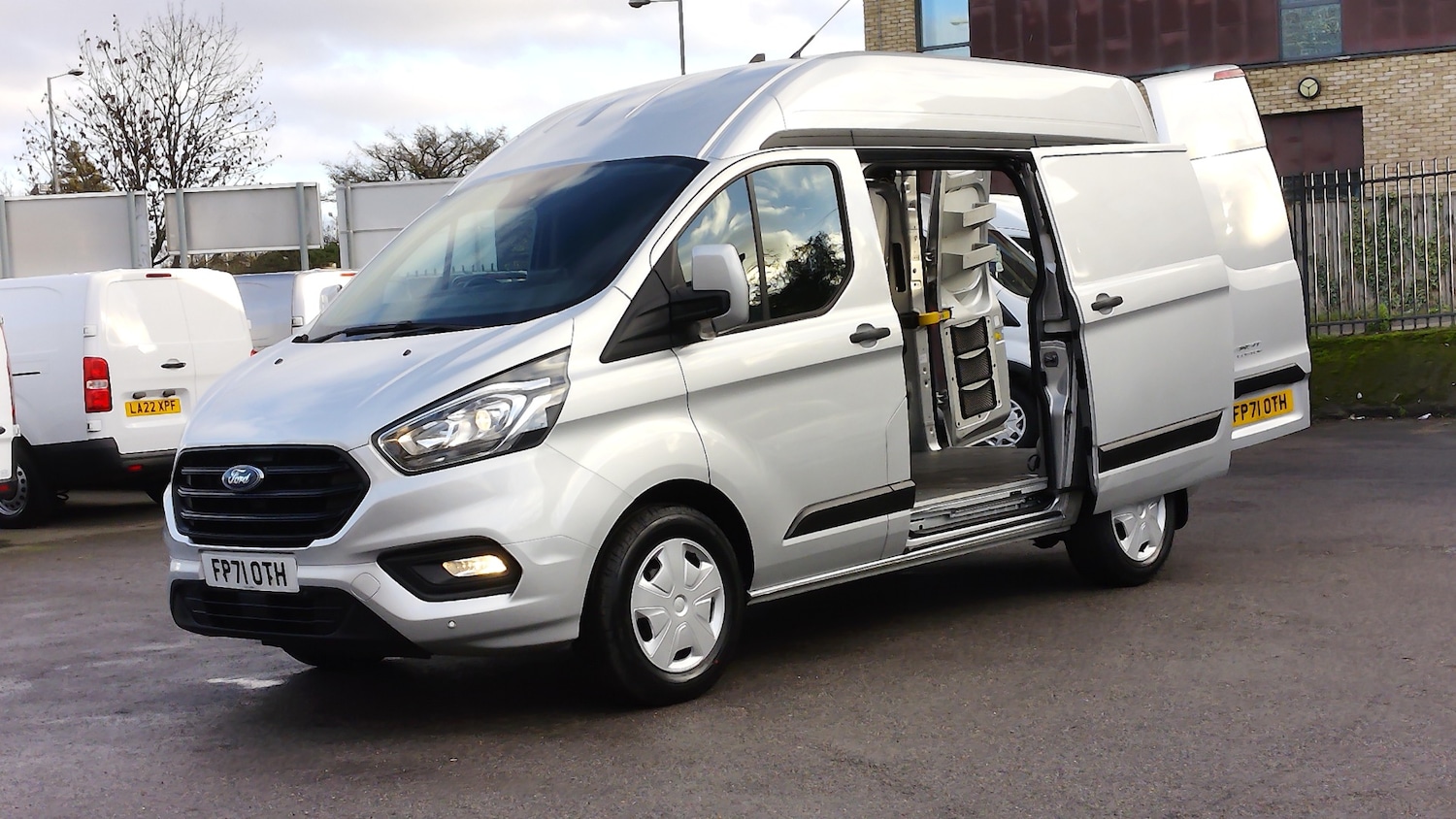 Used Ford Transit Custom 2022 for sale - 76892248: Photo 2