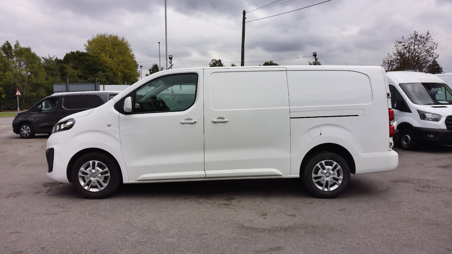 Used Vauxhall Vivaro 2021 for sale - 77199250: Photo 2