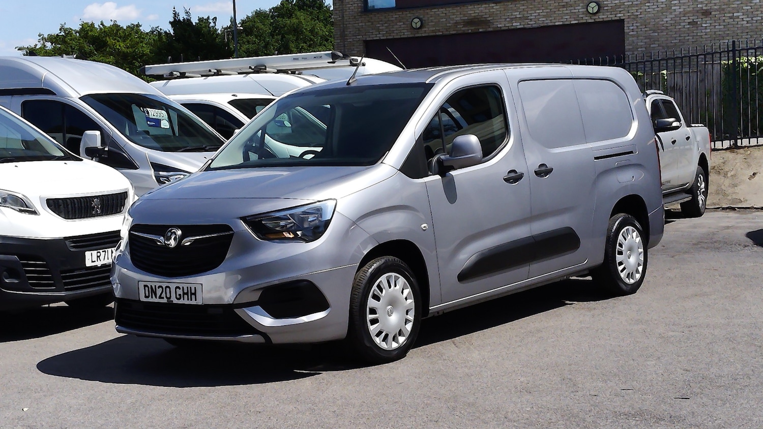 Used Vauxhall Combo 2020 for sale - 75157139: Photo 3