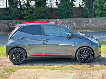 Used Toyota AYGO 2017 for sale - 79749428: Photo