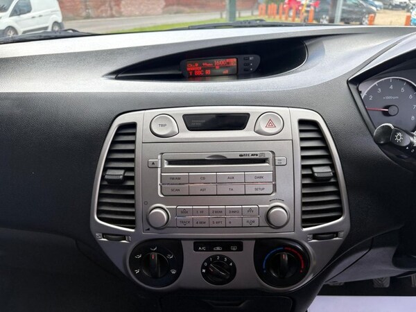 Used Hyundai i20 2009 for sale - 75703435: Photo 13