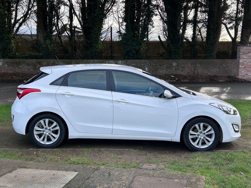 Used Hyundai i30 2014 for sale - 77355933: Photo 7
