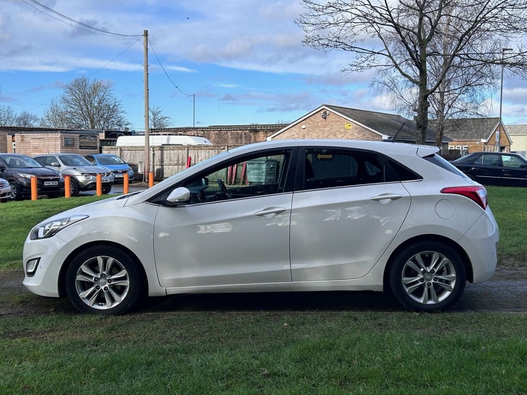 Used Hyundai i30 2014 for sale - 77355933: Photo 8