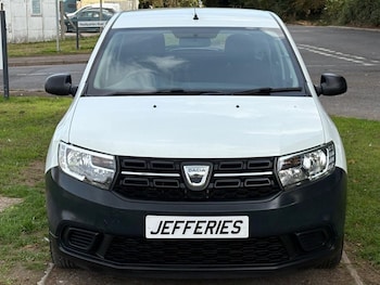 Used Dacia Sandero 2017 for sale - 76767995: Photo