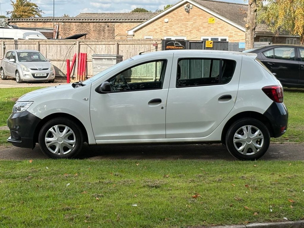 Used Dacia Sandero 2017 for sale - 76767995: Photo 4