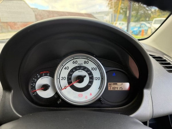 Used Mazda Mazda2 2009 for sale - 76210472: Photo 11