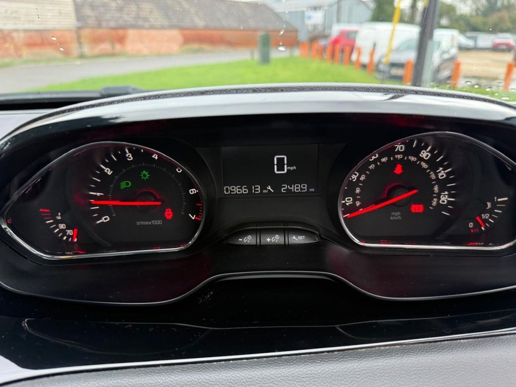 Used Peugeot 208 2013 for sale - 77463879: Photo 11