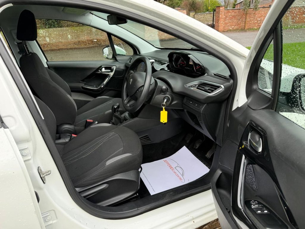 Used Peugeot 208 2013 for sale - 77463879: Photo 15