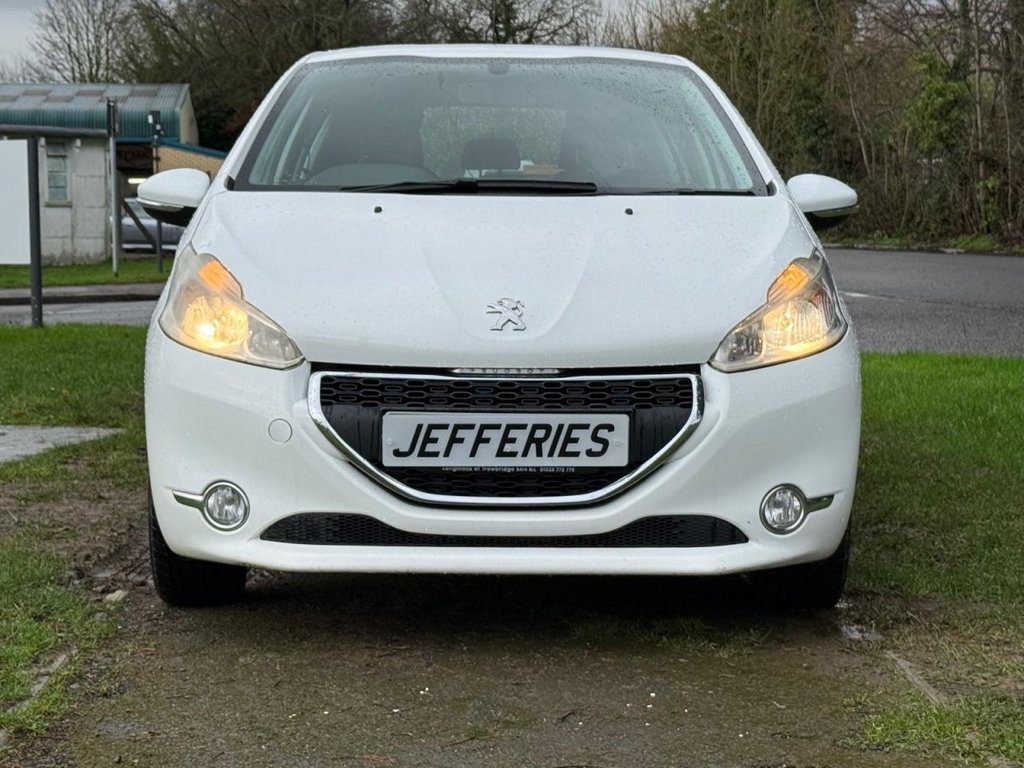 Used Peugeot 208 2013 for sale - 77463879: Photo 2