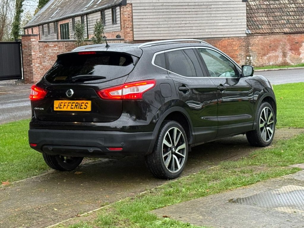 Used Nissan Qashqai 2016 for sale - 76558943: Photo 10