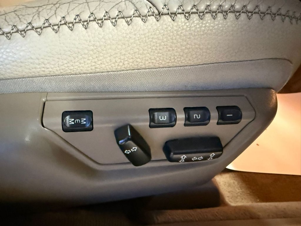 Used Volvo XC70 2006 for sale - 77199948: Photo 14