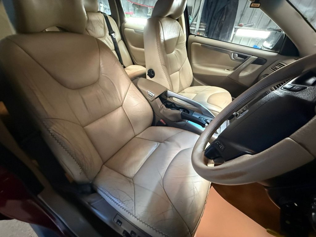 Used Volvo XC70 2006 for sale - 77199948: Photo 16