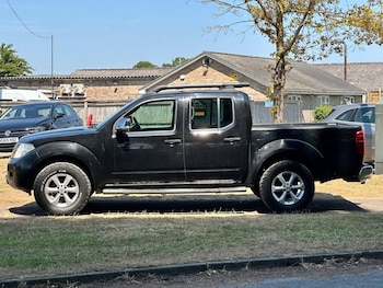 Used Nissan Navara 2015 for sale - 79409462: Photo