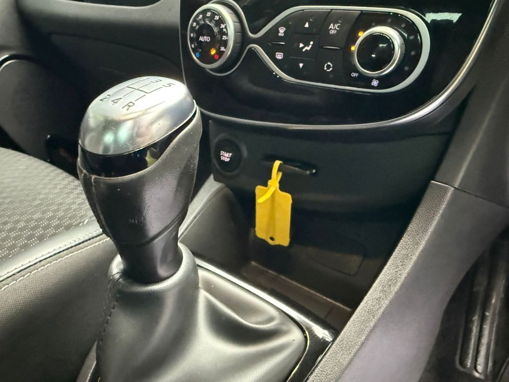 Used Renault Clio 2018 for sale - 76430327: Photo 14