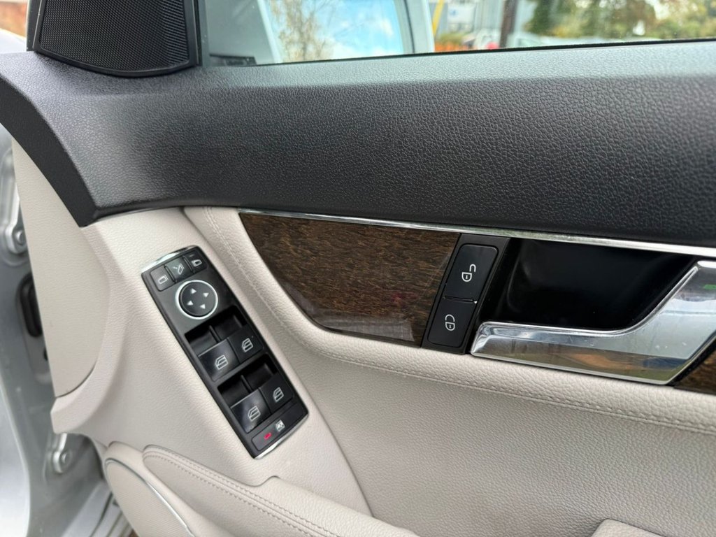 Used Mercedes-Benz C Class 2010 for sale - 76313003: Photo 13