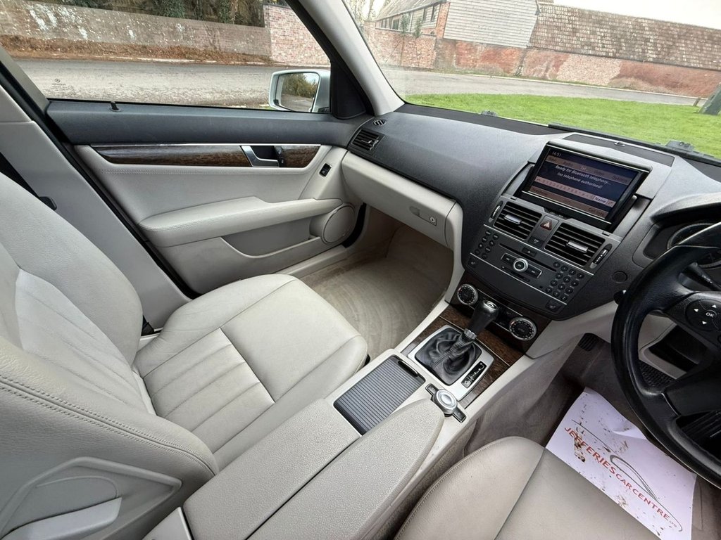 Used Mercedes-Benz C Class 2010 for sale - 76313003: Photo 16