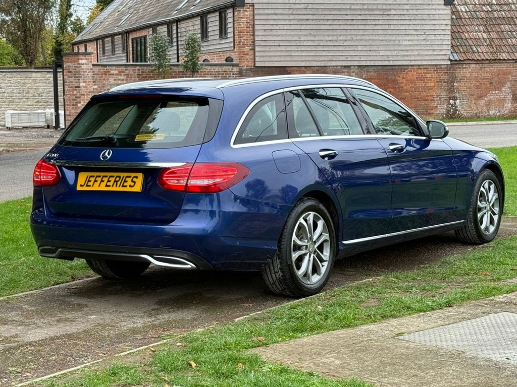 Used Mercedes-Benz C Class 2015 for sale - 76210452: Photo 10