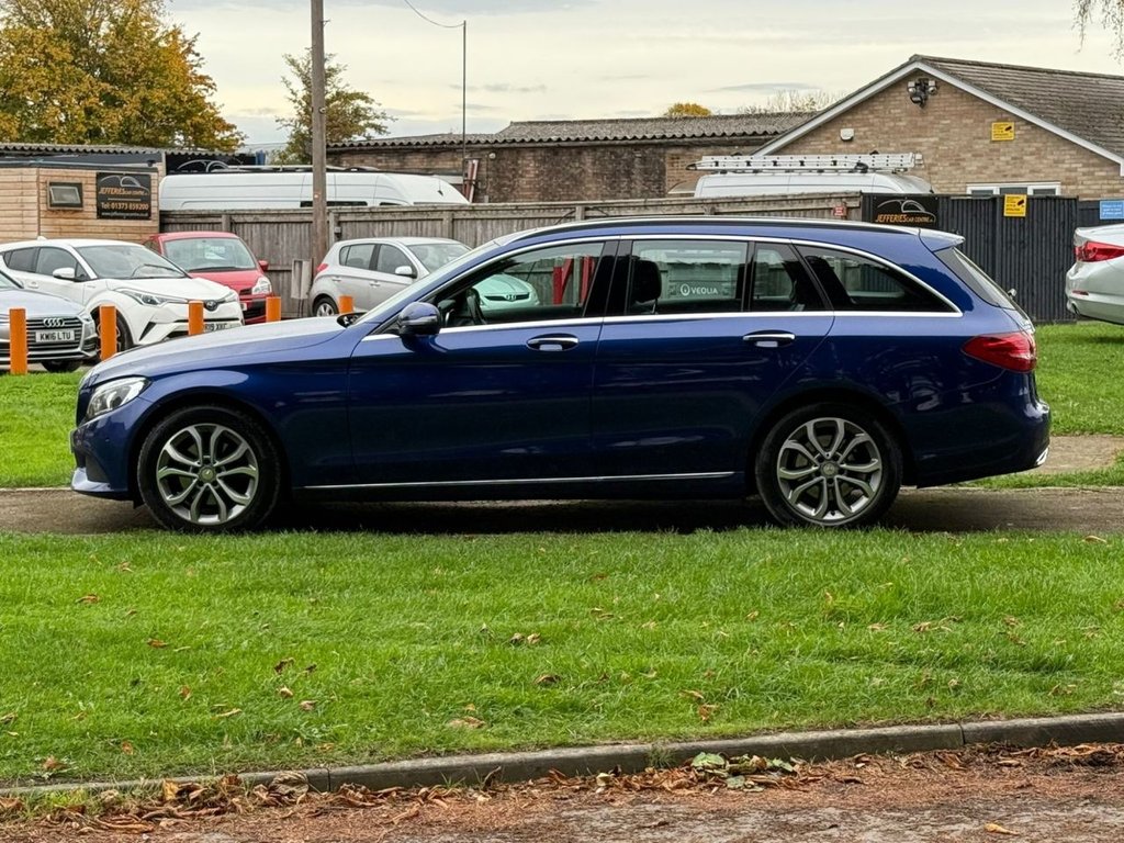 Used Mercedes-Benz C Class 2015 for sale - 76210452: Photo 4