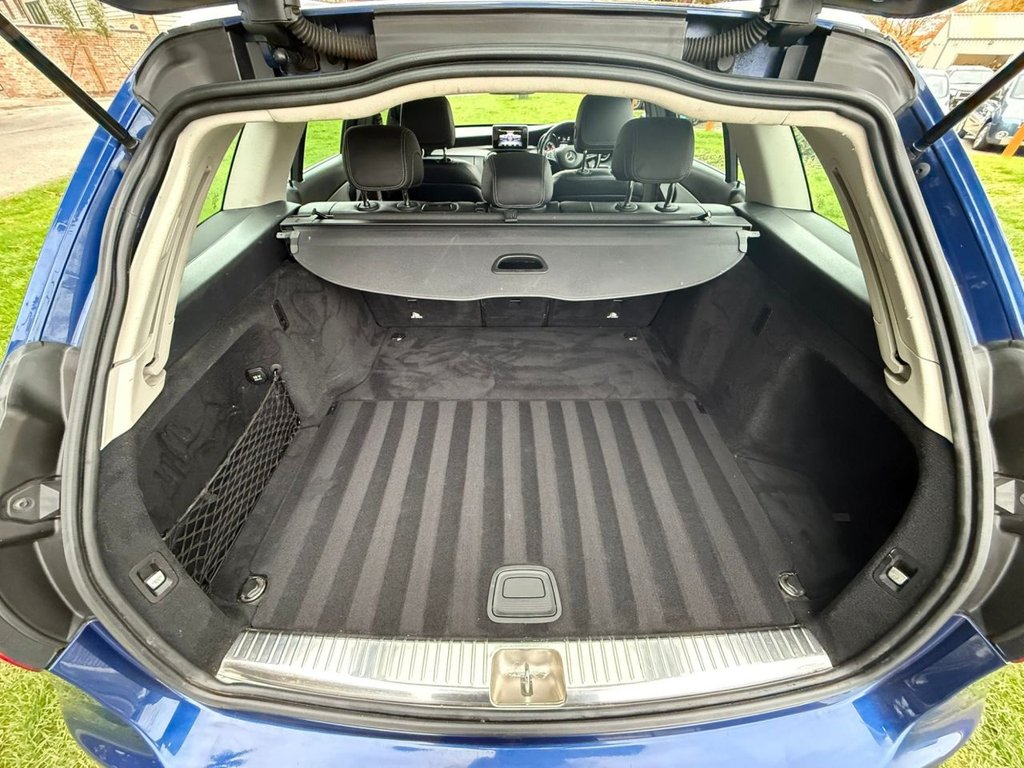 Used Mercedes-Benz C Class 2015 for sale - 76210452: Photo 8