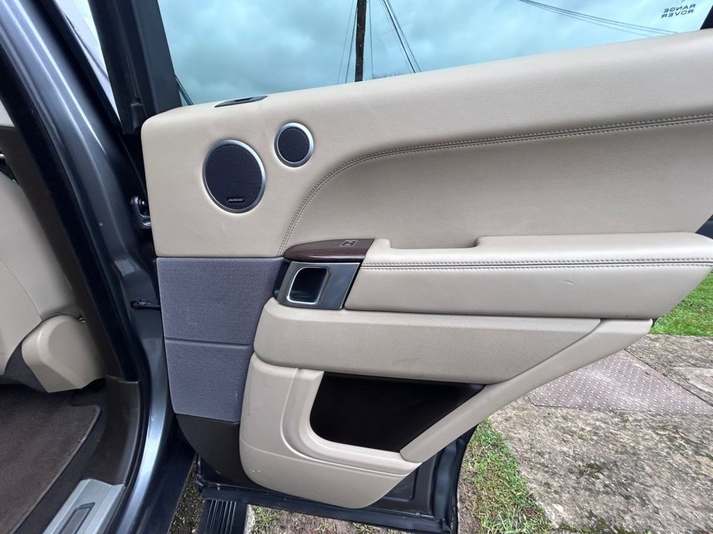 Used Land Rover Range Rover Sport 2014 for sale - 77263497: Photo 13