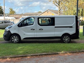 Used Vauxhall Vivaro 2016 for sale - 75911300: Photo