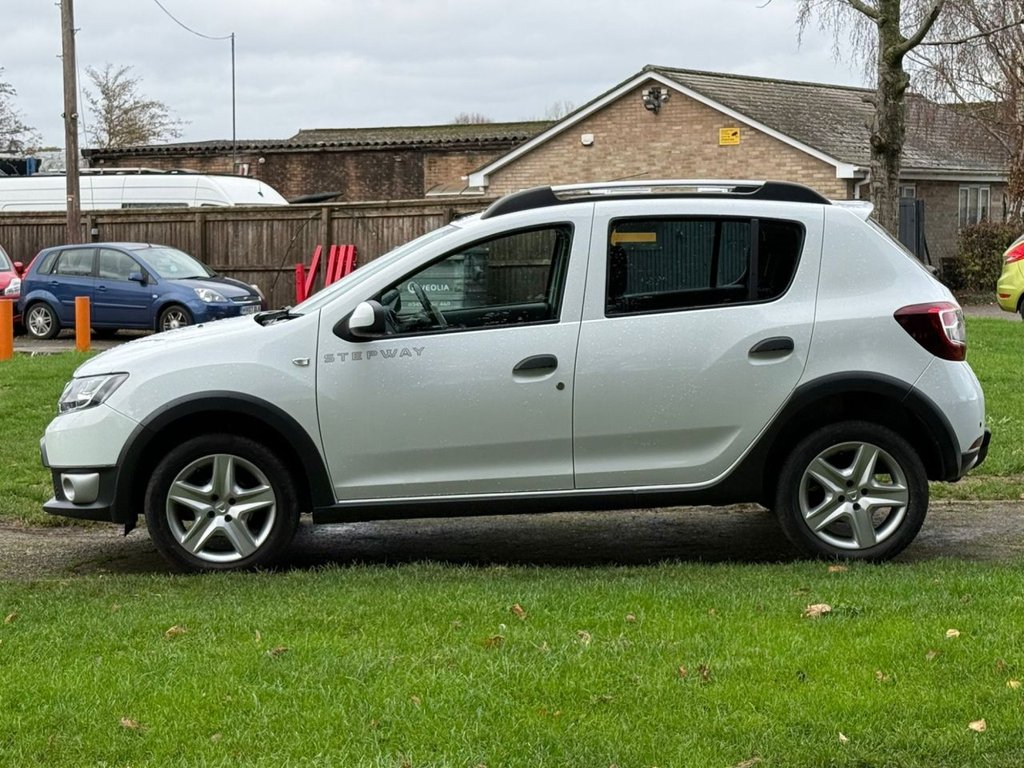 Used Dacia Sandero Stepway 2015 for sale - 76559197: Photo 4