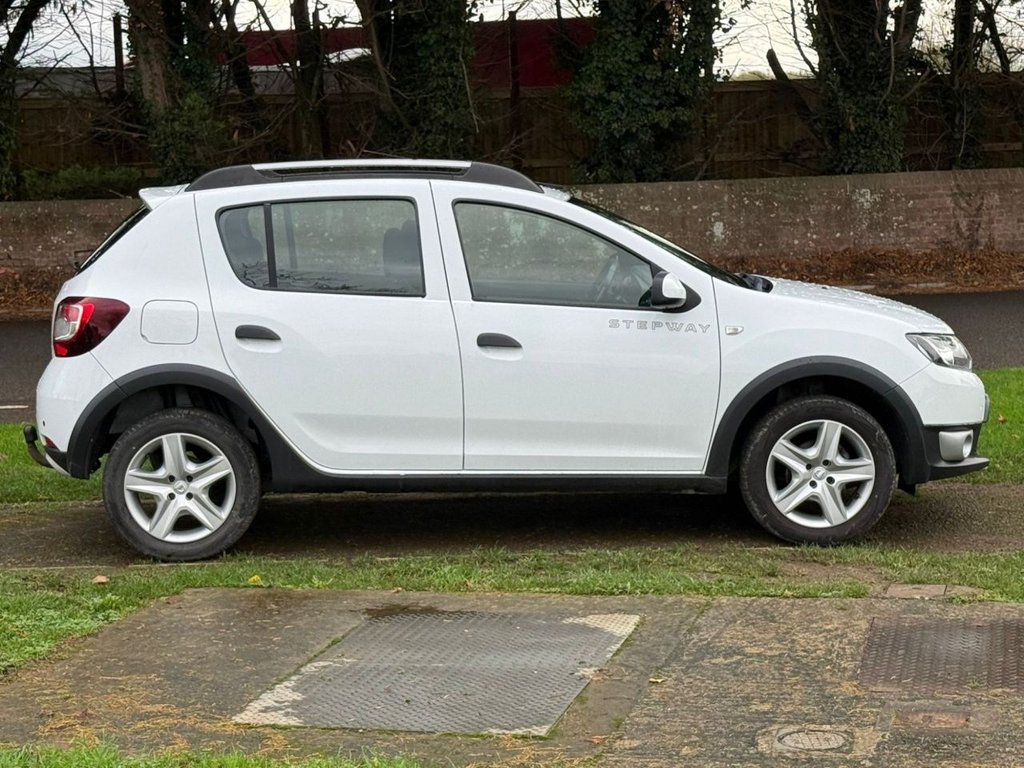 Used Dacia Sandero Stepway 2015 for sale - 76559197: Photo 6