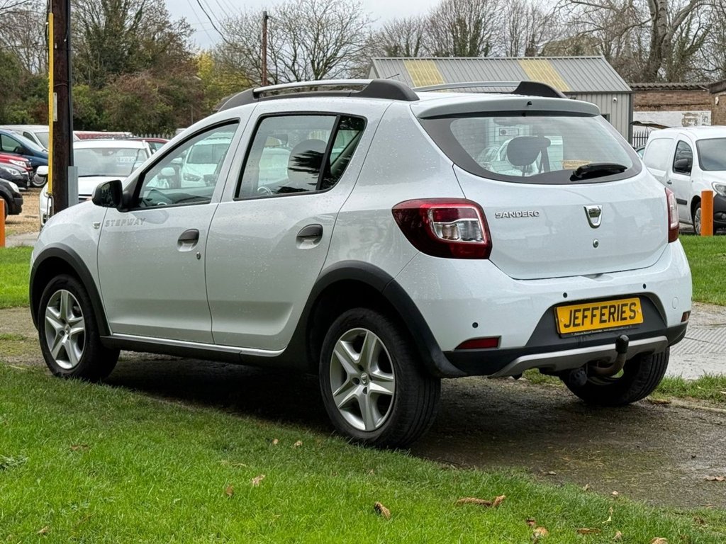 Used Dacia Sandero Stepway 2015 for sale - 76559197: Photo 8