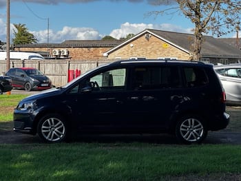 Used Volkswagen Touran 2015 for sale - 79738572: Photo