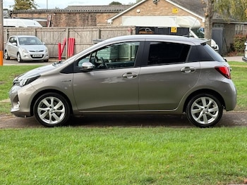 Used Toyota Yaris 2015 for sale - 75924076: Photo
