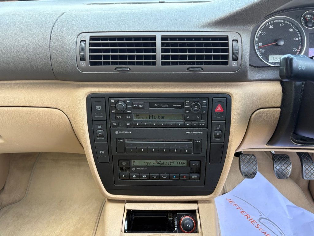 Used Volkswagen Passat 2004 for sale - 78166863: Photo 13