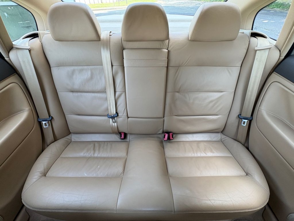 Used Volkswagen Passat 2004 for sale - 78166863: Photo 17