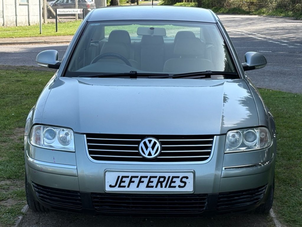 Used Volkswagen Passat 2004 for sale - 78166863: Photo 2