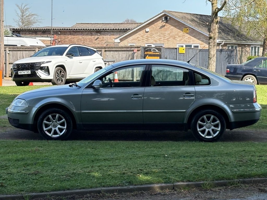 Used Volkswagen Passat 2004 for sale - 78166863: Photo 4