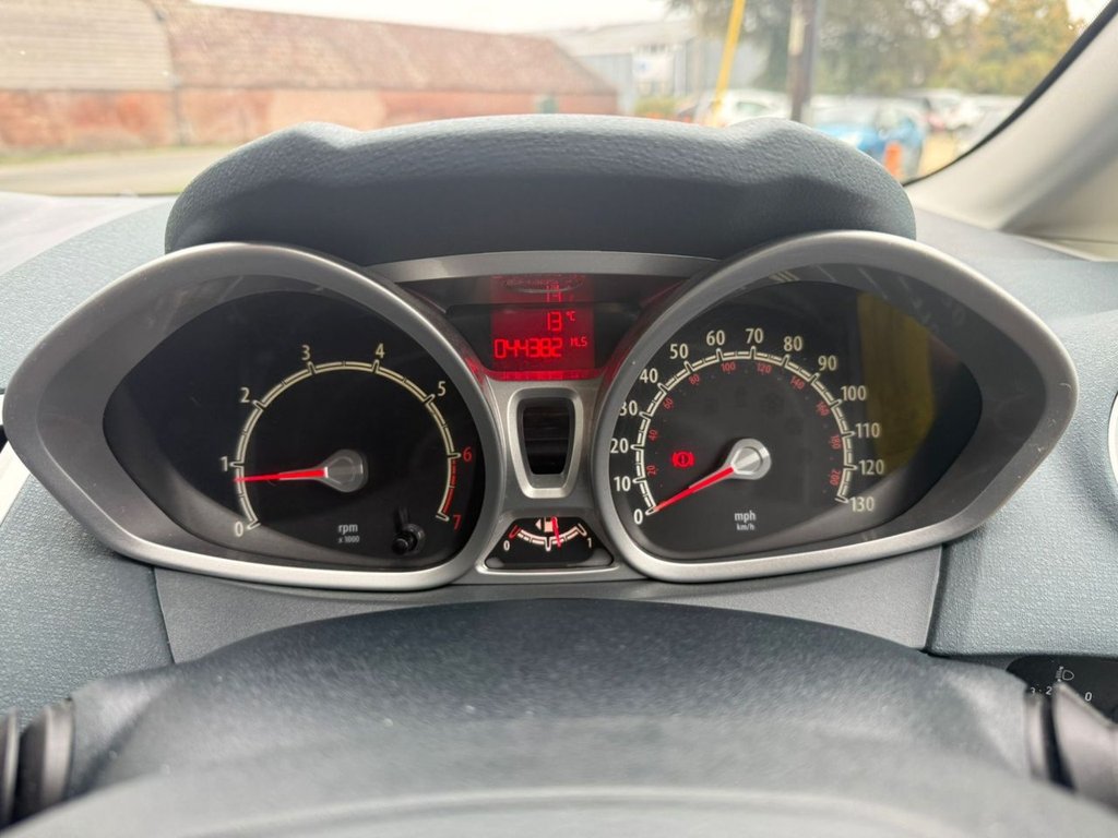 Used Ford Fiesta 2010 for sale - 76223728: Photo 11