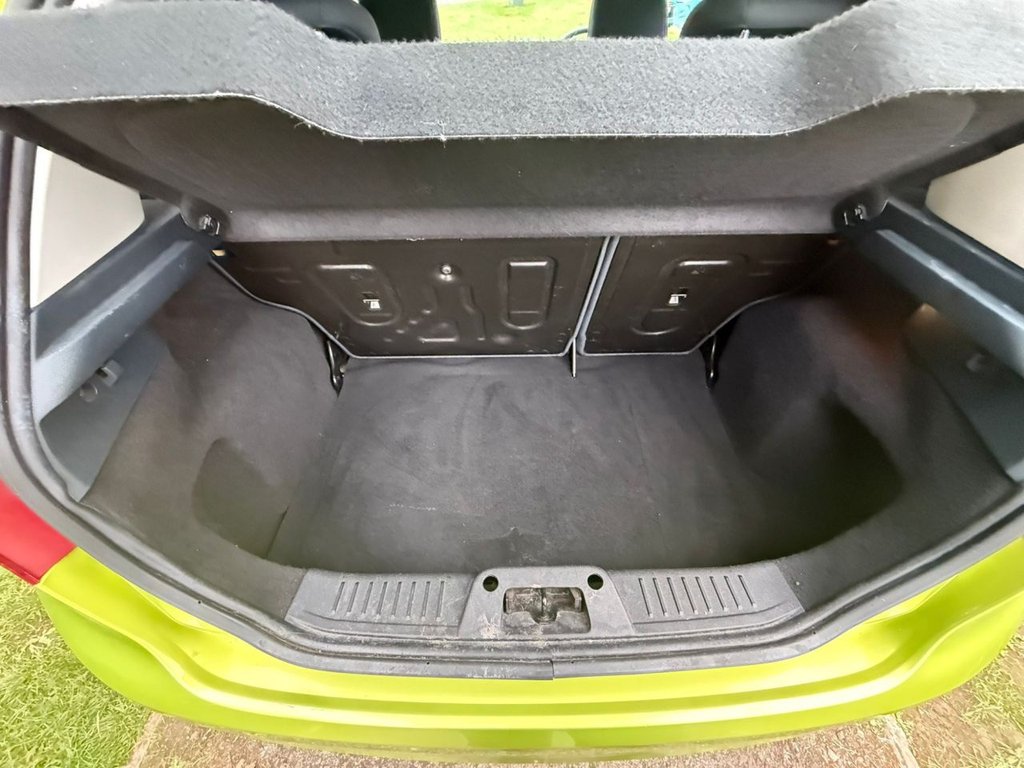 Used Ford Fiesta 2010 for sale - 76223728: Photo 8