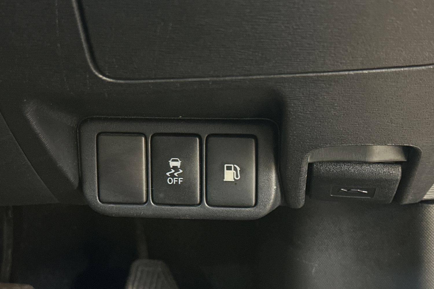 Used Toyota Avensis 2013 for sale - 78107938: Photo 27