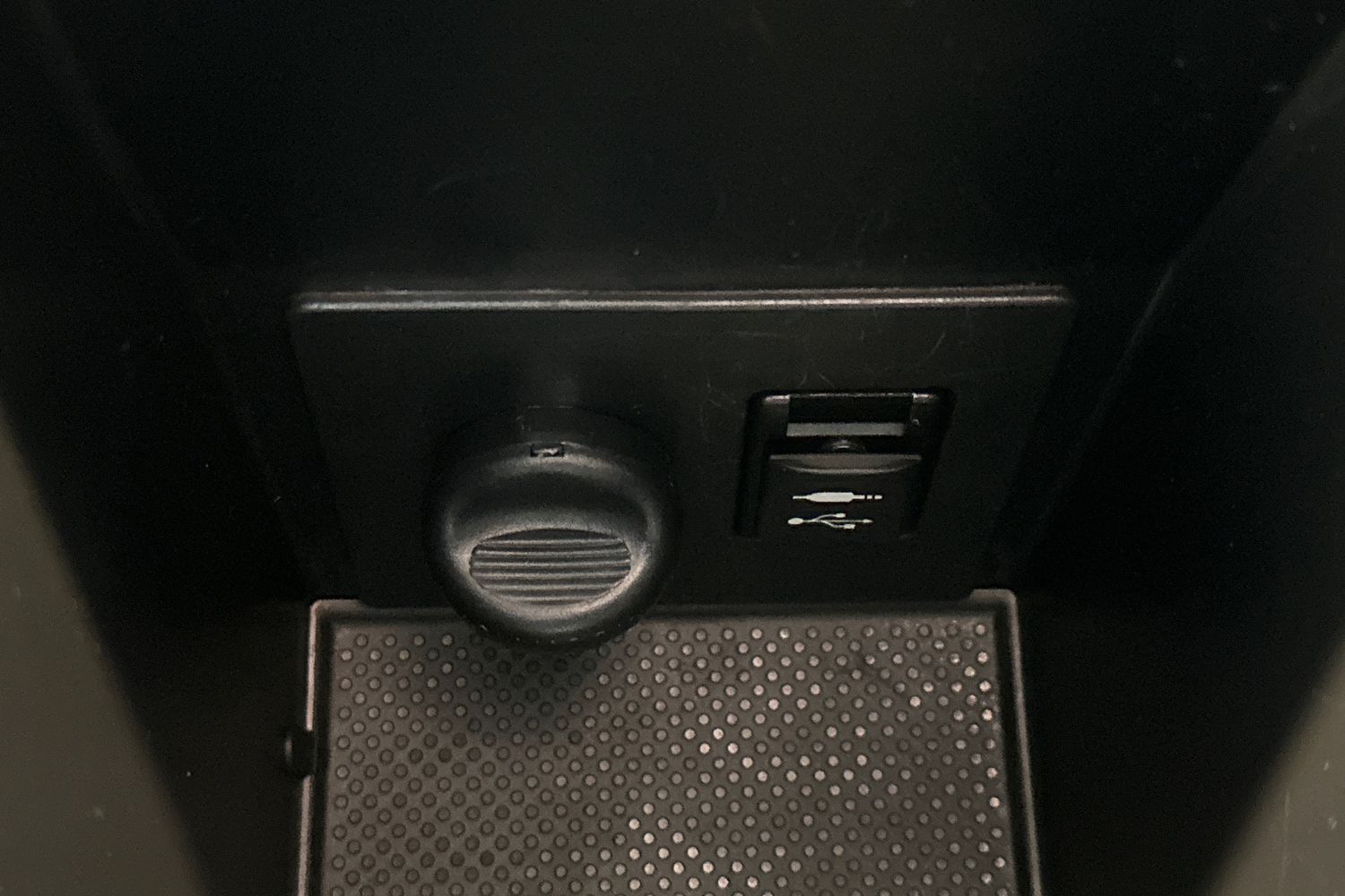 Used Toyota Avensis 2013 for sale - 78107938: Photo 38