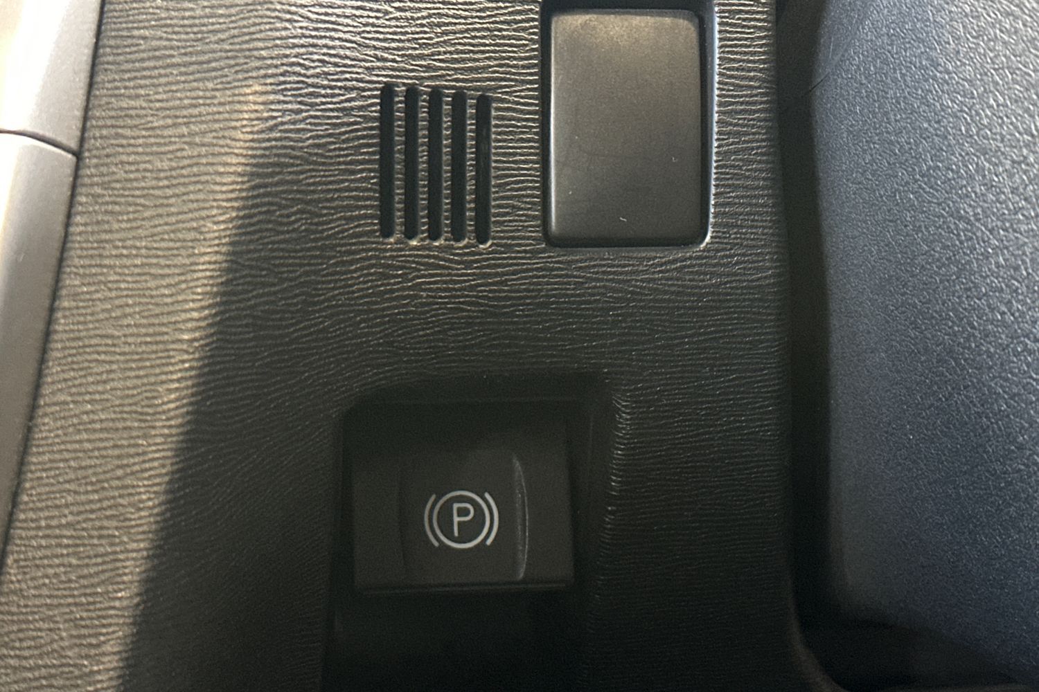 Used Toyota Avensis 2013 for sale - 78107938: Photo 41