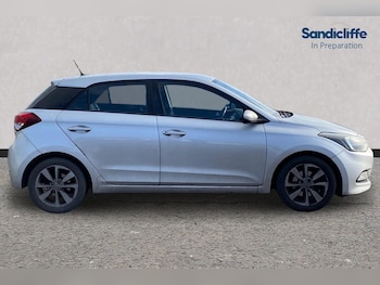 Used Hyundai i20 2017 for sale - 78040081: Photo