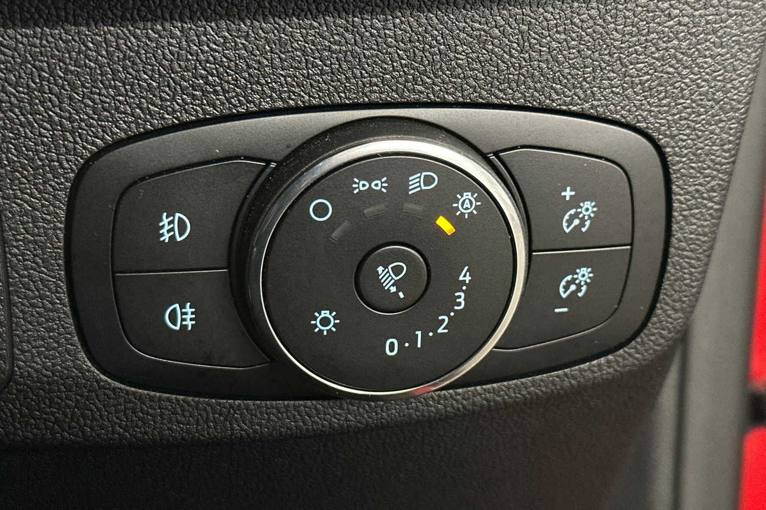 Used Ford Focus 2023 for sale - 76047660: Photo 23