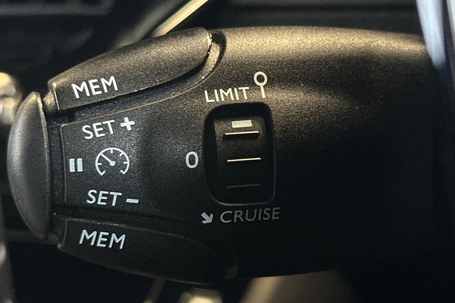 Used Peugeot 2008 2023 for sale - 77465494: Photo 28