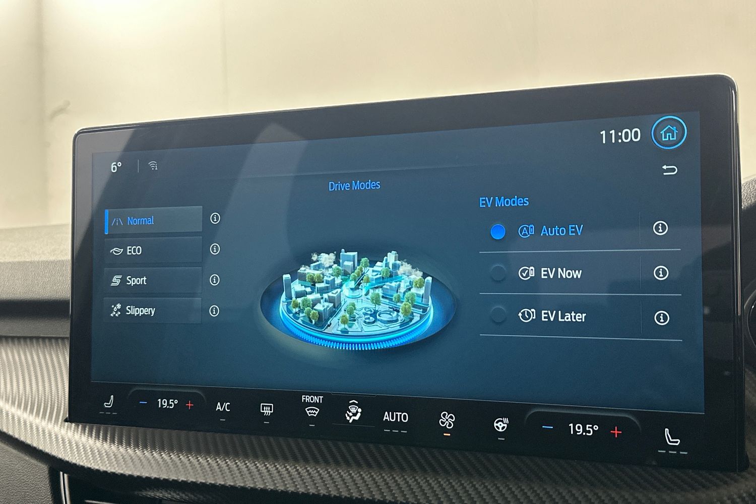 Used Ford Kuga 2025 for sale - 76627484: Photo 33