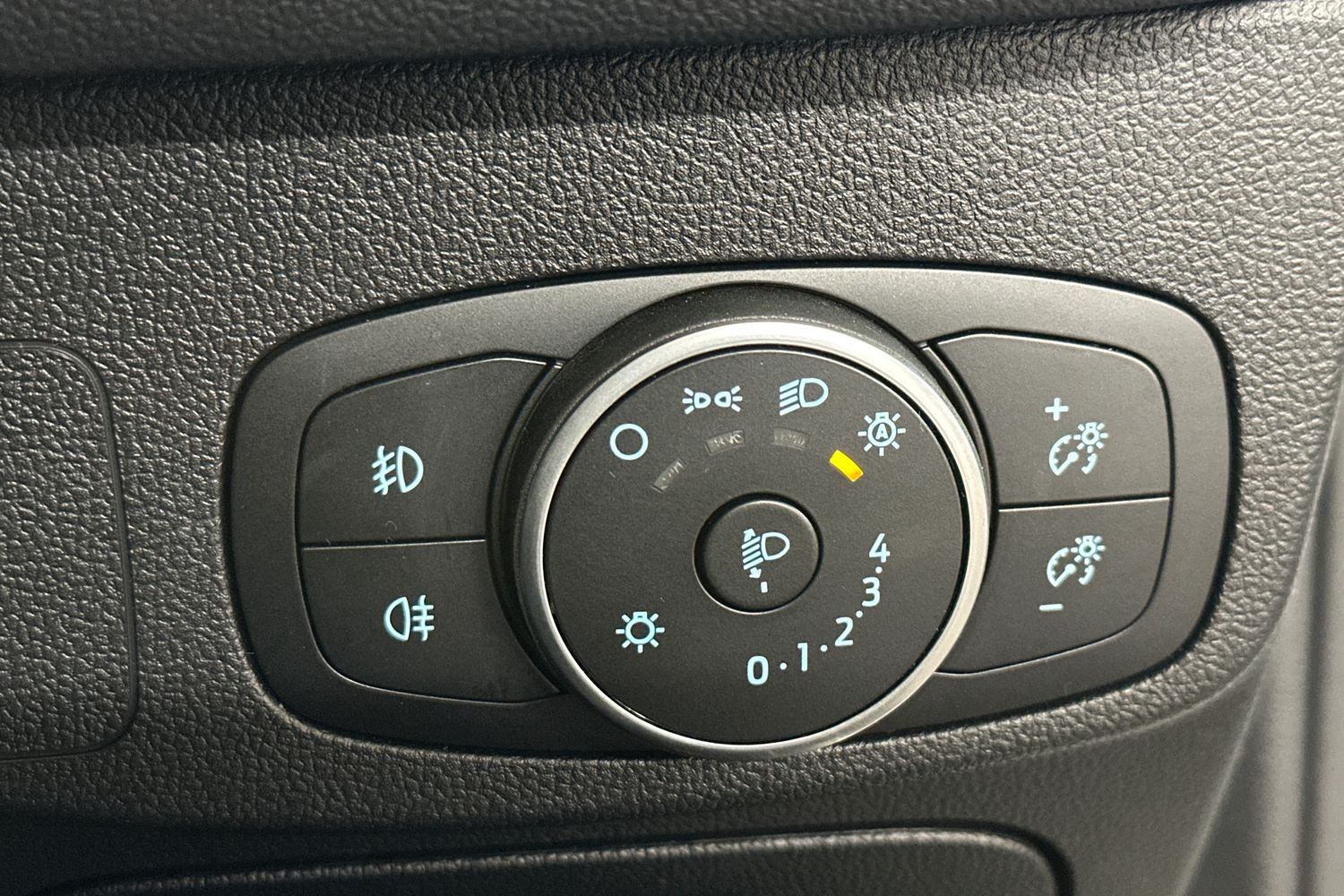Used Ford Focus 2020 for sale - 76320621: Photo 24