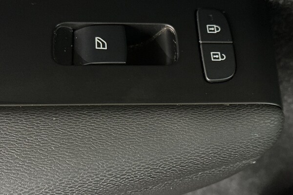 Used Volvo XC40 2020 for sale - 76037127: Photo 17