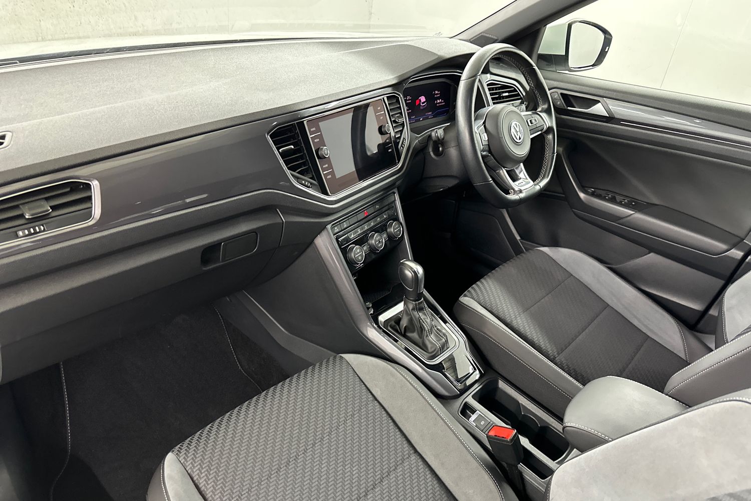 Used Volkswagen T-Roc 2020 for sale - 76307924: Photo 14