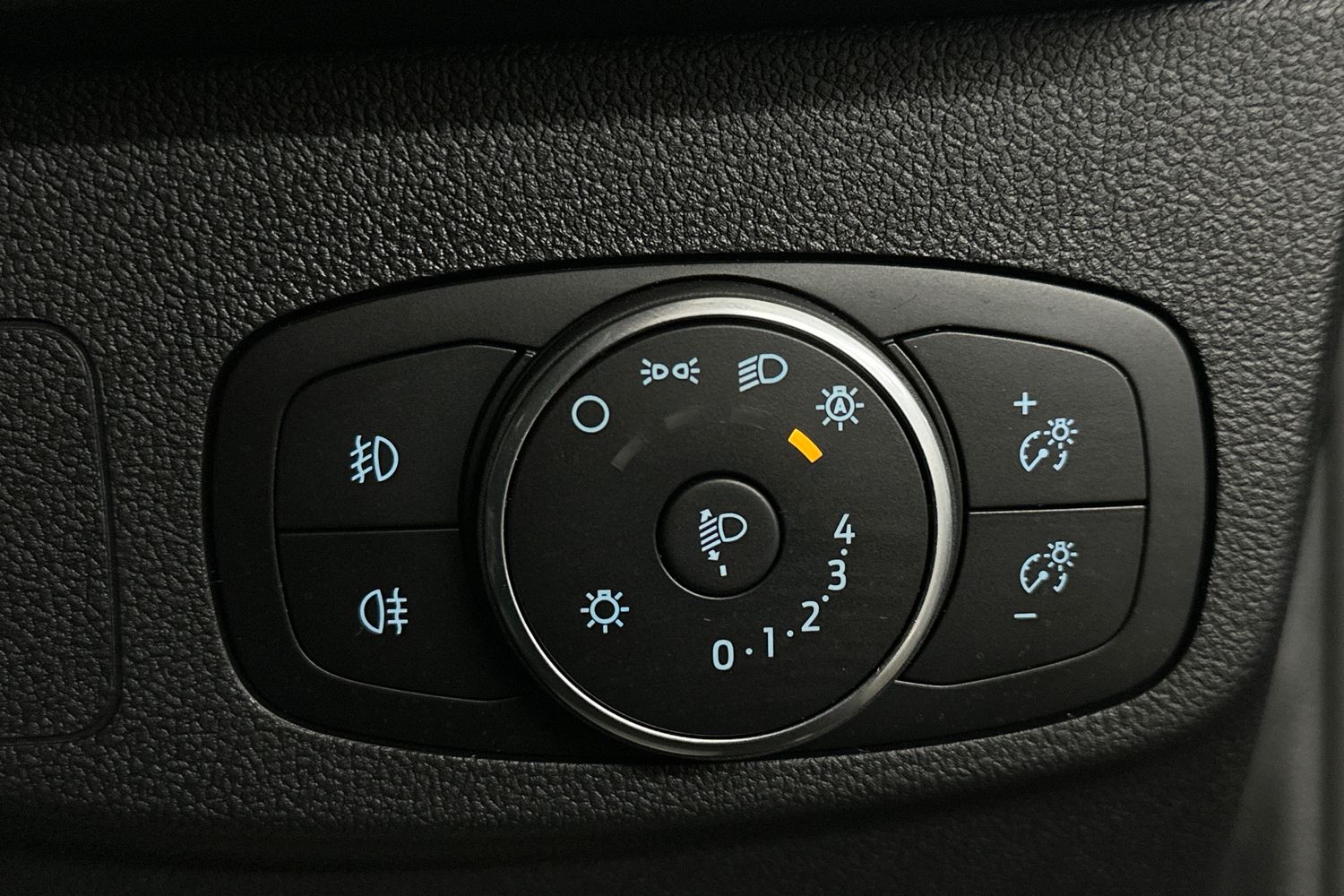 Used Ford Focus 2023 for sale - 76547604: Photo 19