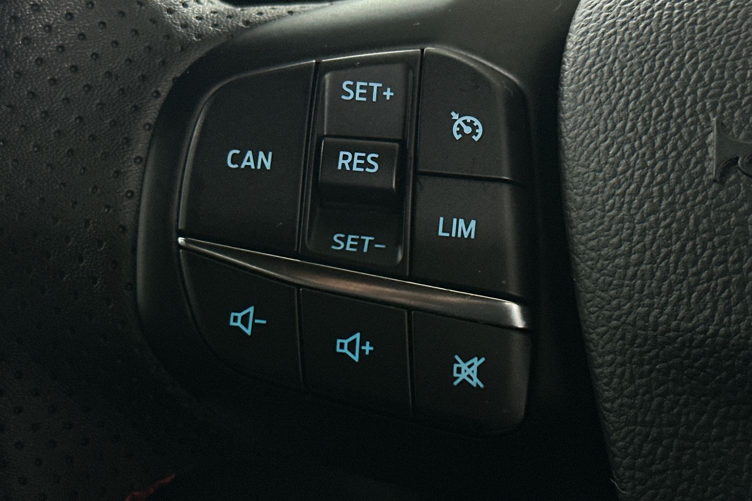 Used Ford Focus 2023 for sale - 76547604: Photo 21